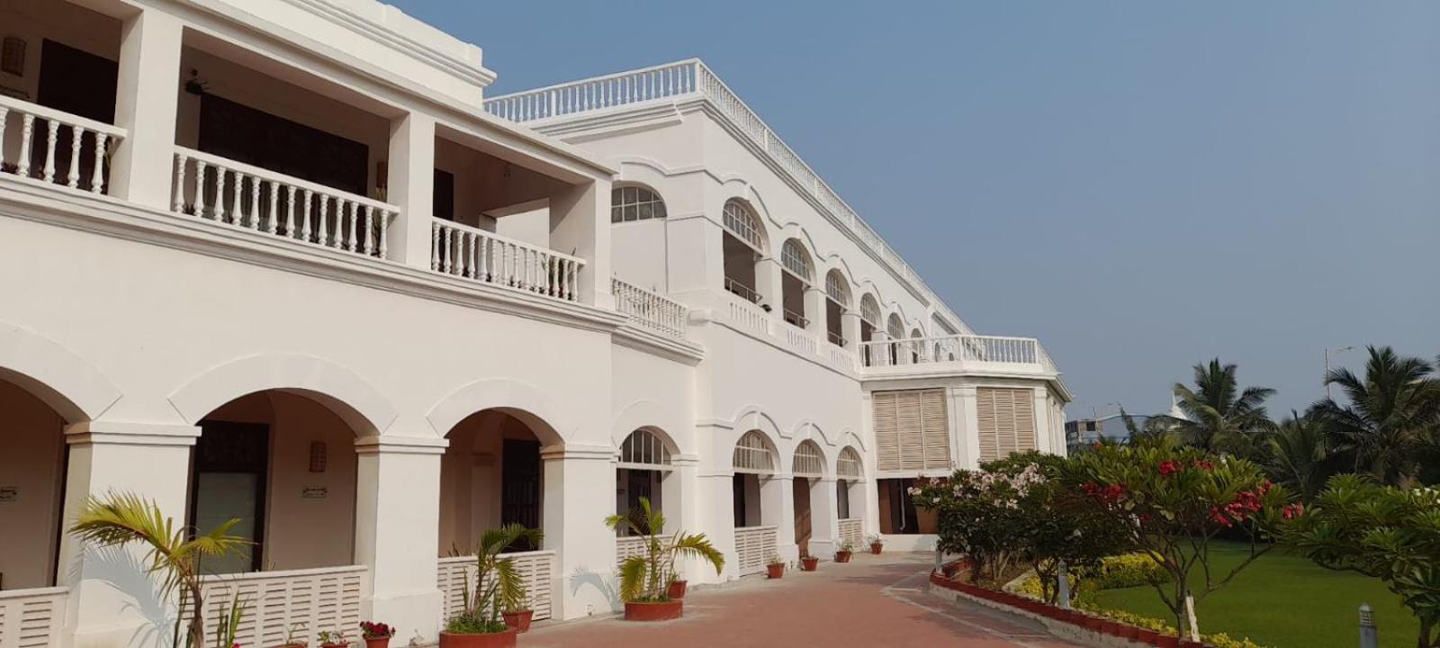 Hotel Kautilya 4*